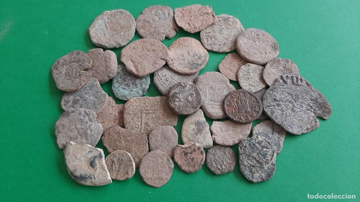 Monedas antiguas de Europa: (MUNDO) LOTE DE MONEDAS EN BAJA CONSERVACI&Oacute;N