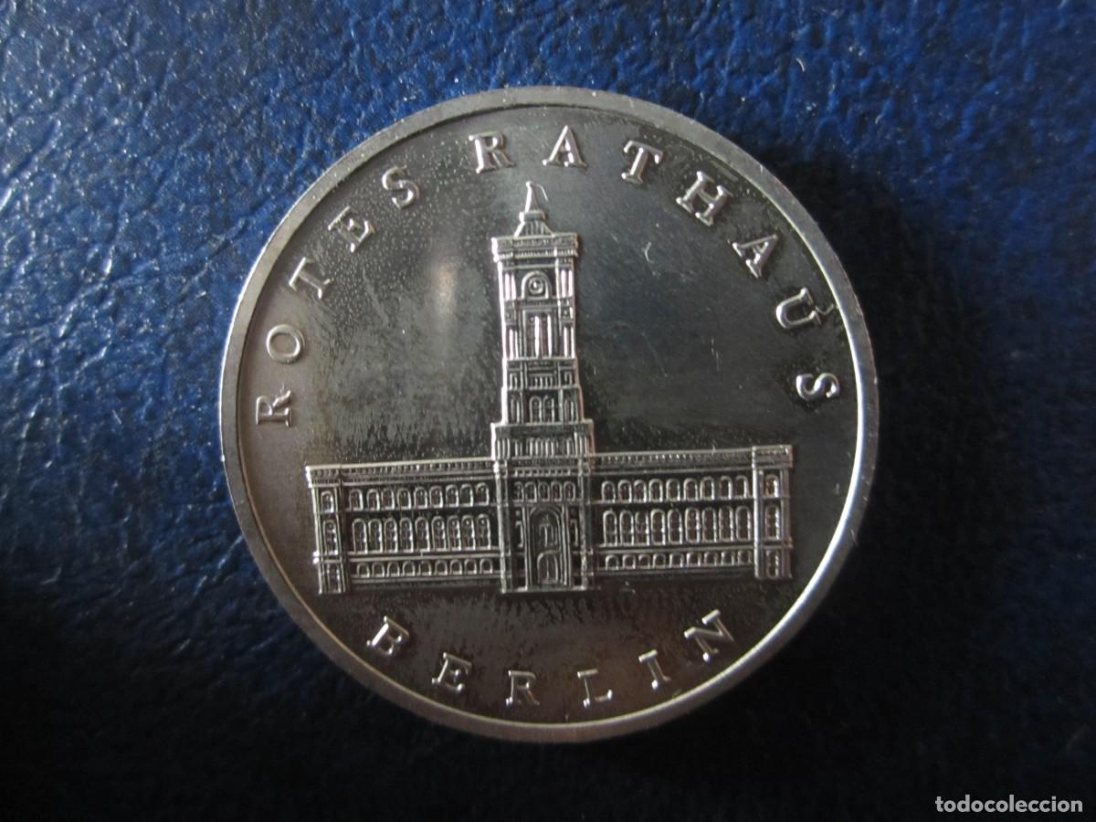 Monedas antiguas de Europa: Alemania Oriental RDA DDR 5 Marcos 1987 Rotes Rathaus Berl&iacute;n