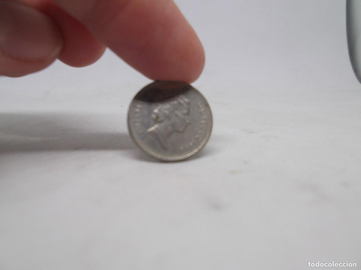 Monedas antiguas de Europa: Moneda de Elizabeth II 1990. 5 Pence