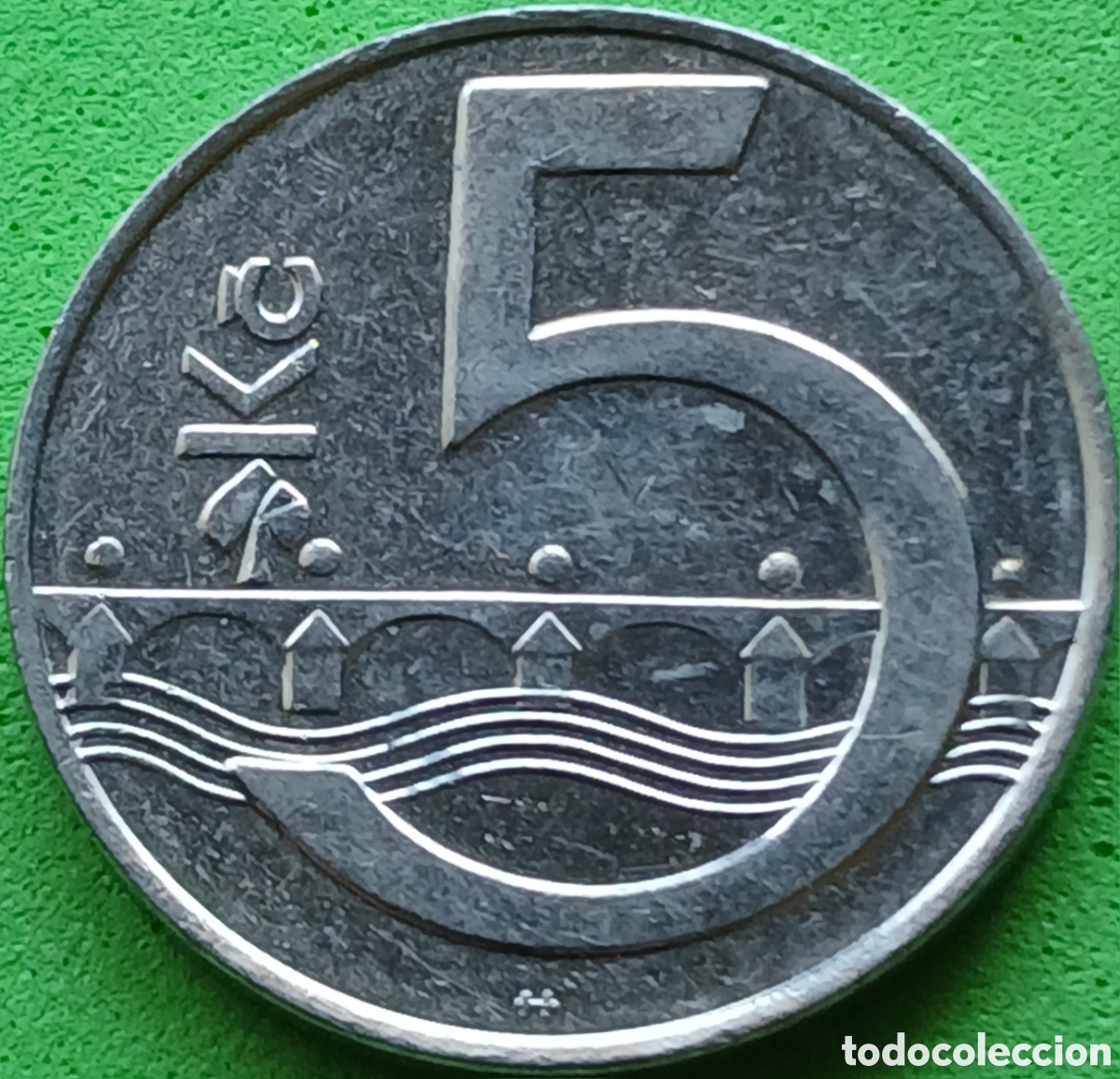Monedas antiguas de Europa: Rep&uacute;blica Checa 5 coronas 1994 km#8 ceca &rdquo;b&rdquo; ( b-coronada) - Jablonec nad Nisou, Rep&uacute;blica Checa
