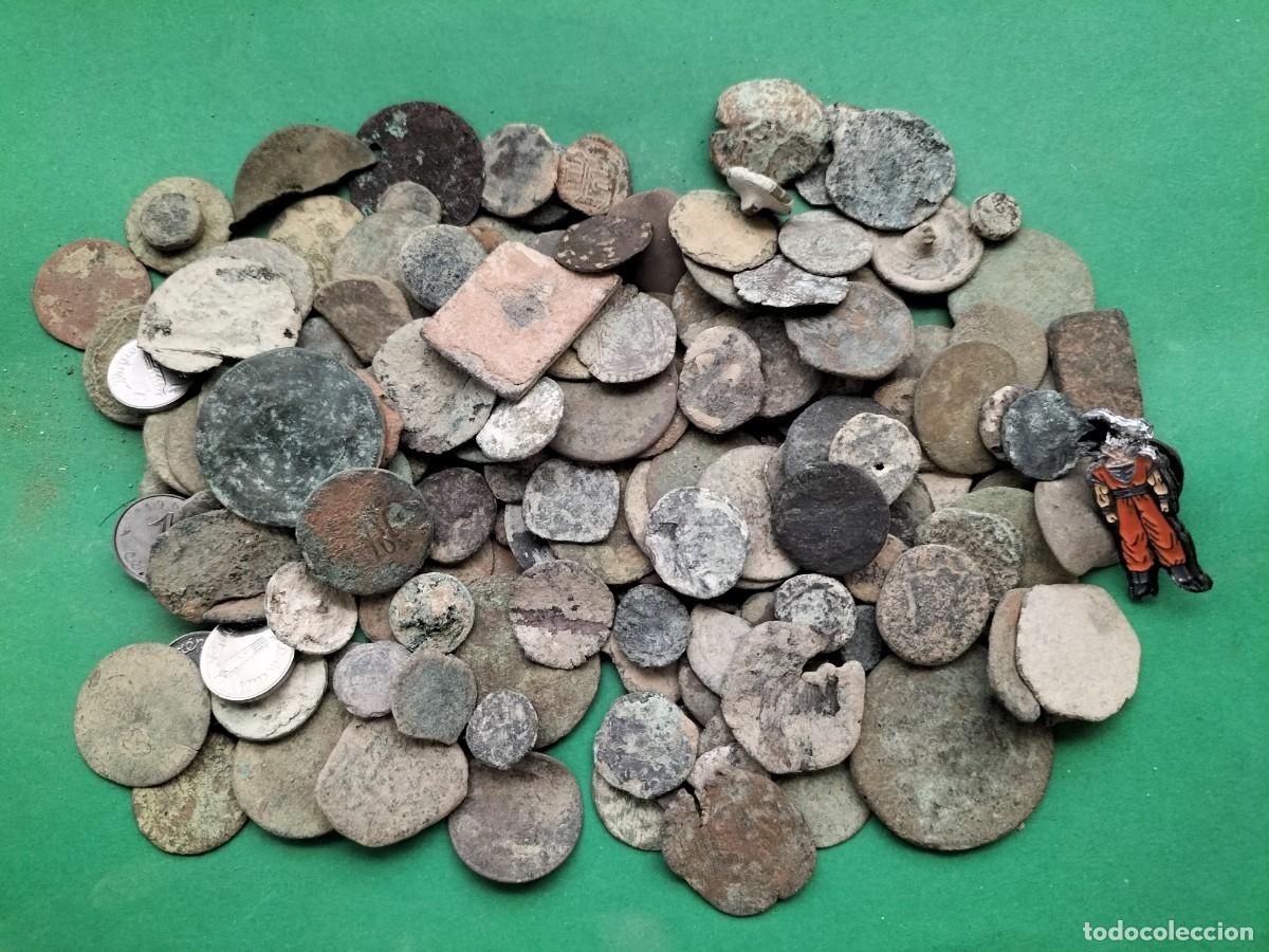 Monedas antiguas de Europa: LOTE DE MONEDAS Y OBJETOS A CATALOGAR