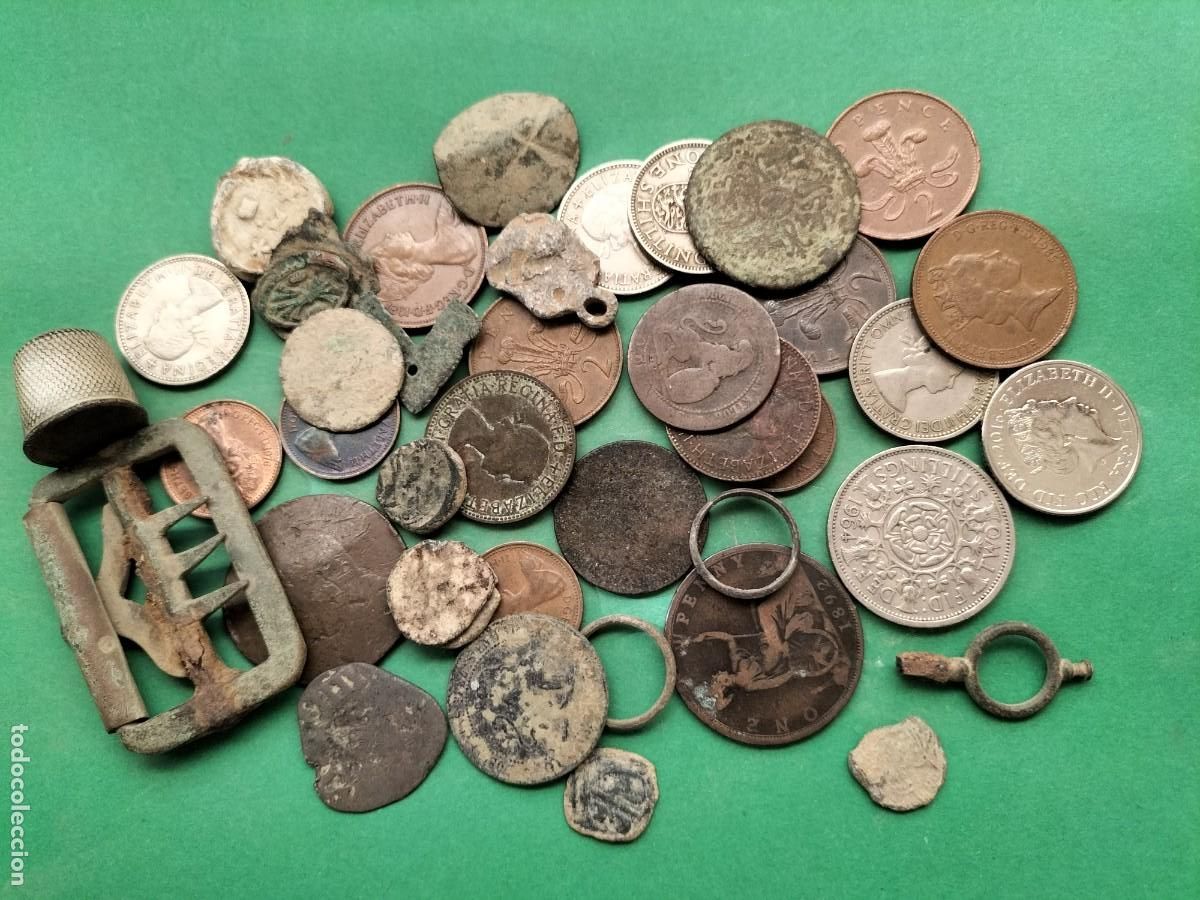 Monedas antiguas de Europa: LOTE DE MONEDAS Y OBJETOS A CATALOGAR