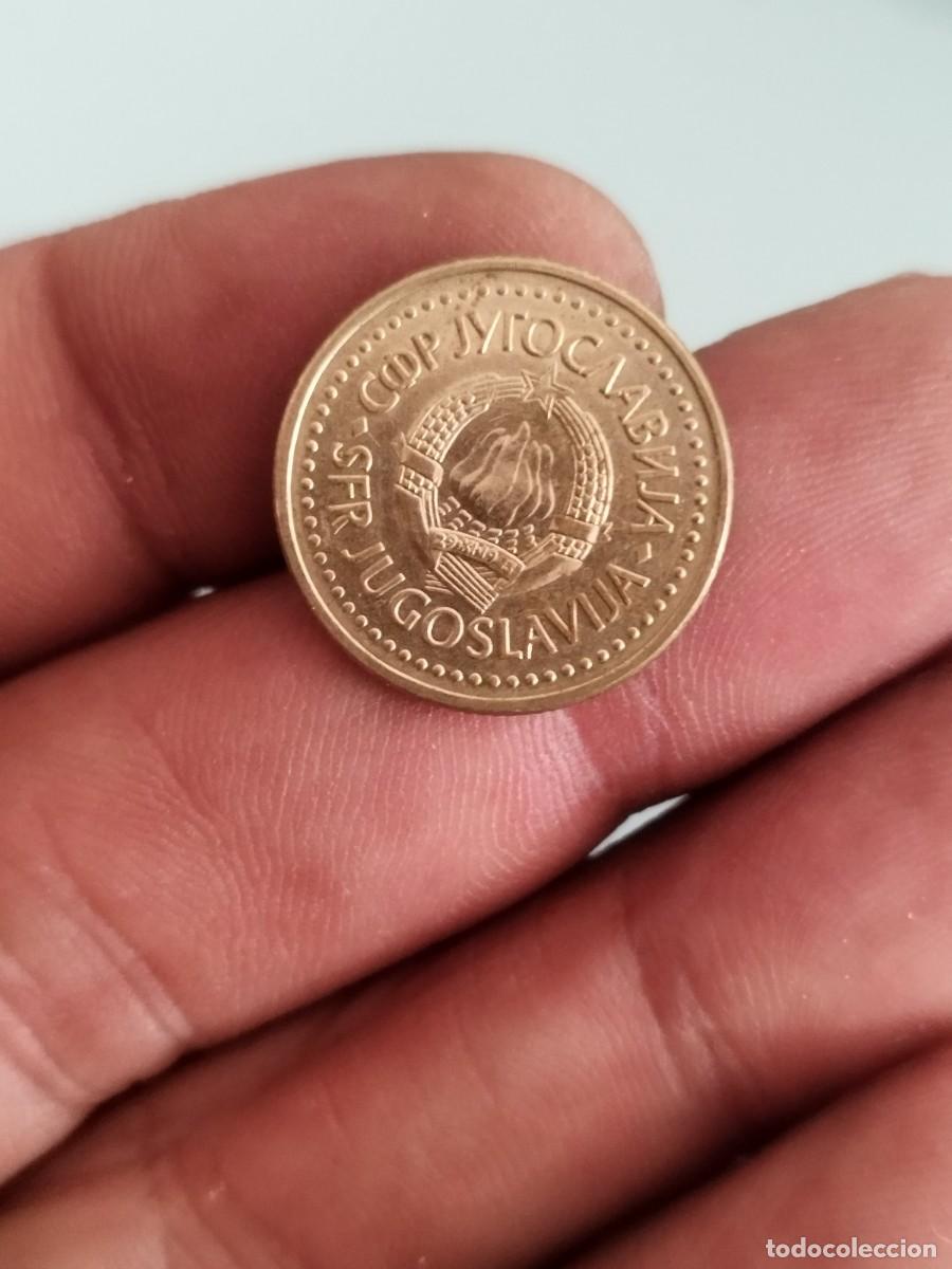 Monedas antiguas de Europa: Moneda de 1 Dinar de Yugoslavia, emitida en 1983.