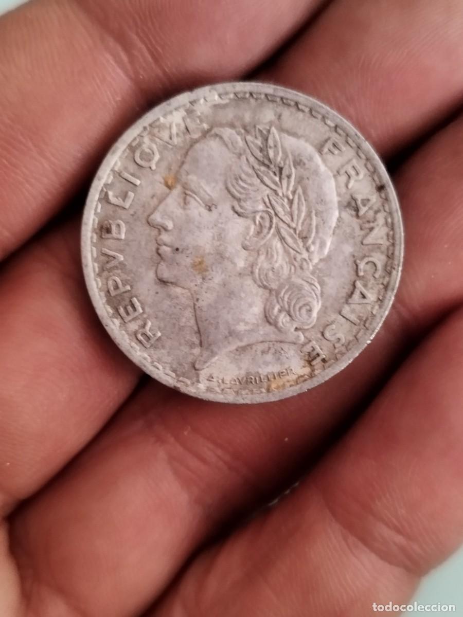Monedas antiguas de Europa: Moneda de 5 francos franceses a&ntilde;o 1950.