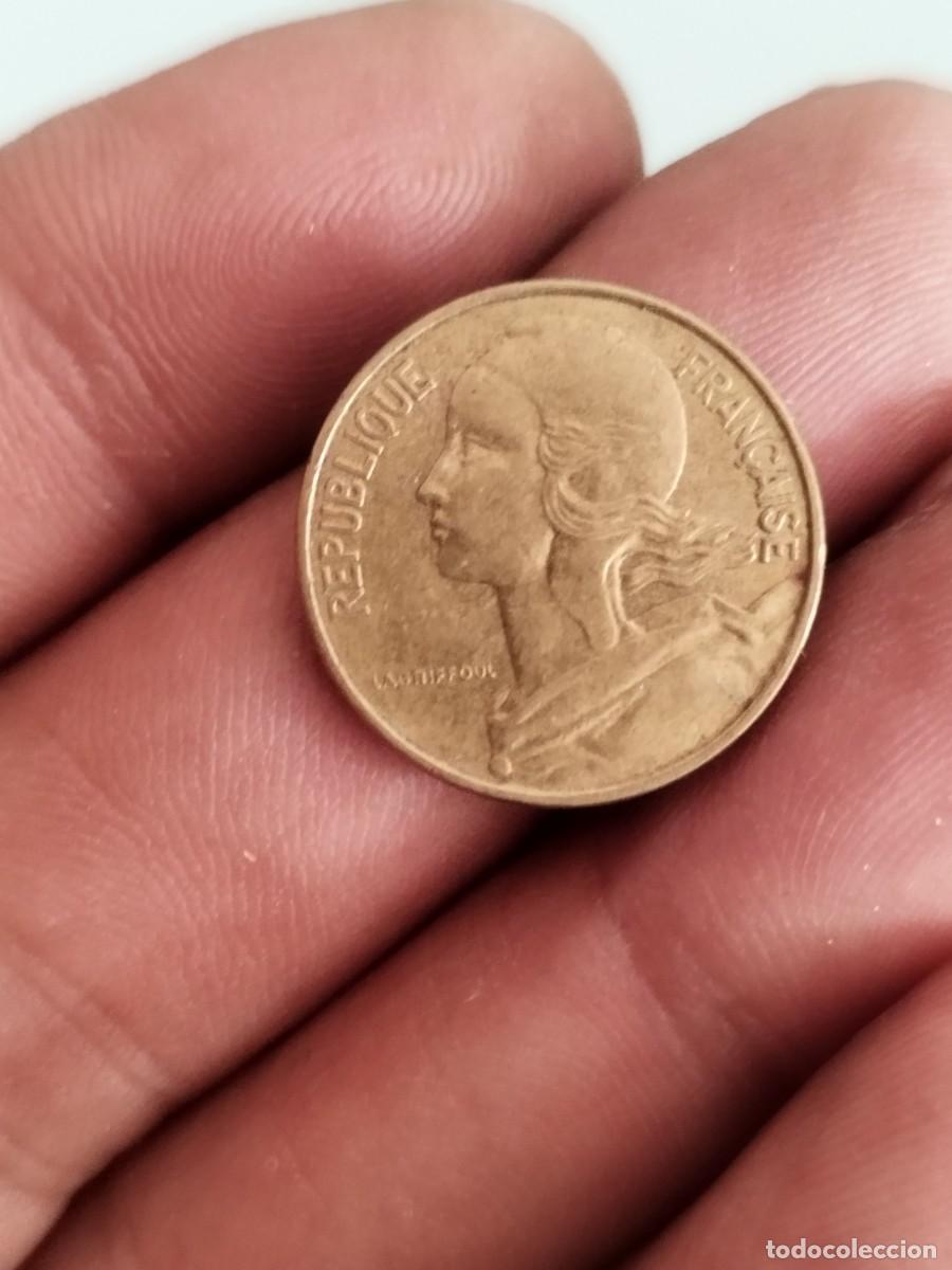 Monedas antiguas de Europa: Moneda francesa de 20 c&eacute;ntimos de la Quinta Rep&uacute;blica, acu&ntilde;ada en bronce de aluminio. 1977.