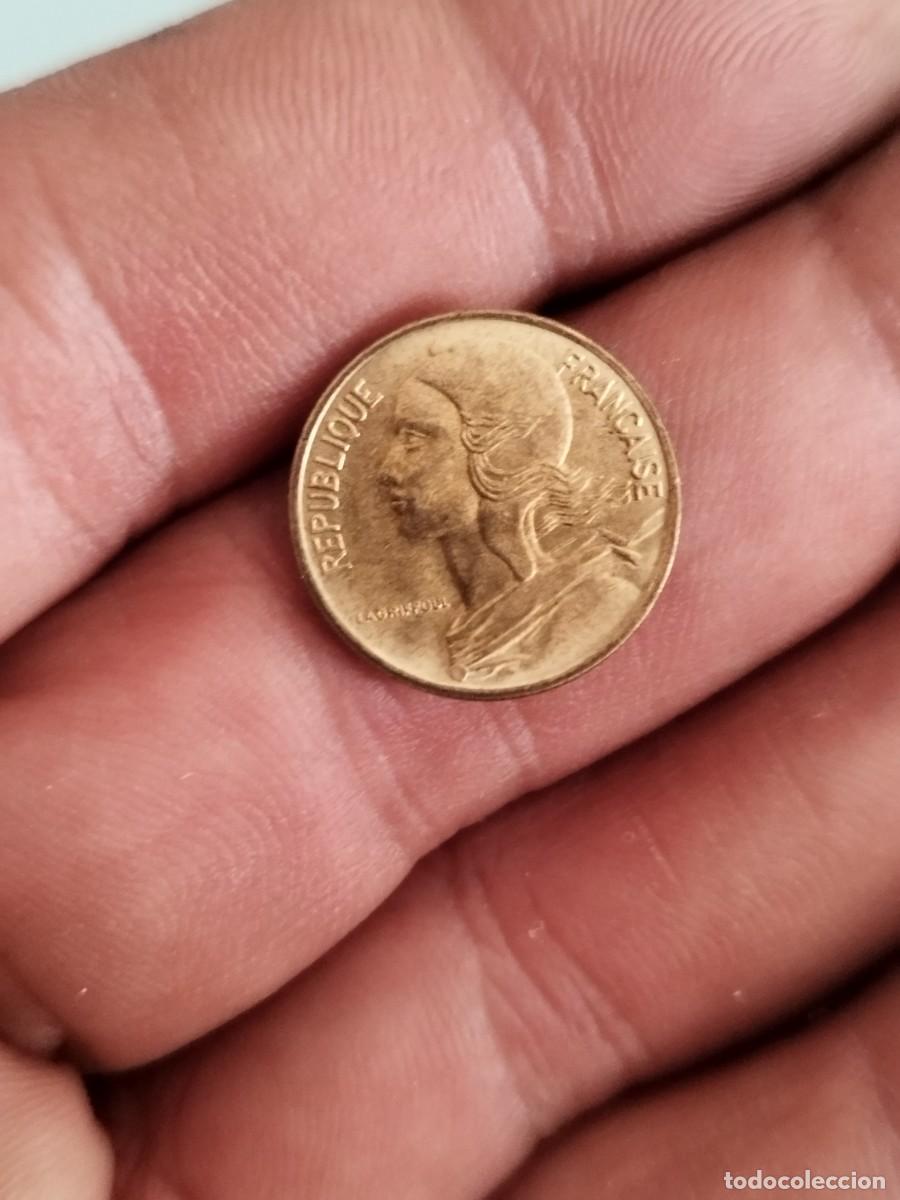 Monedas antiguas de Europa: Moneda francesa de 5 c&eacute;ntimos de la Quinta Rep&uacute;blica, acu&ntilde;ada en bronce de aluminio. 1979.
