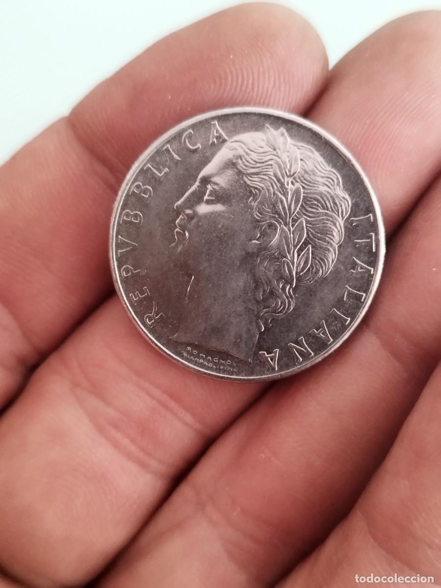 Monedas antiguas de Europa: Moneda Italiana de 100 Liras italiana de 1978. Minerva de pie, junto a un olivo.