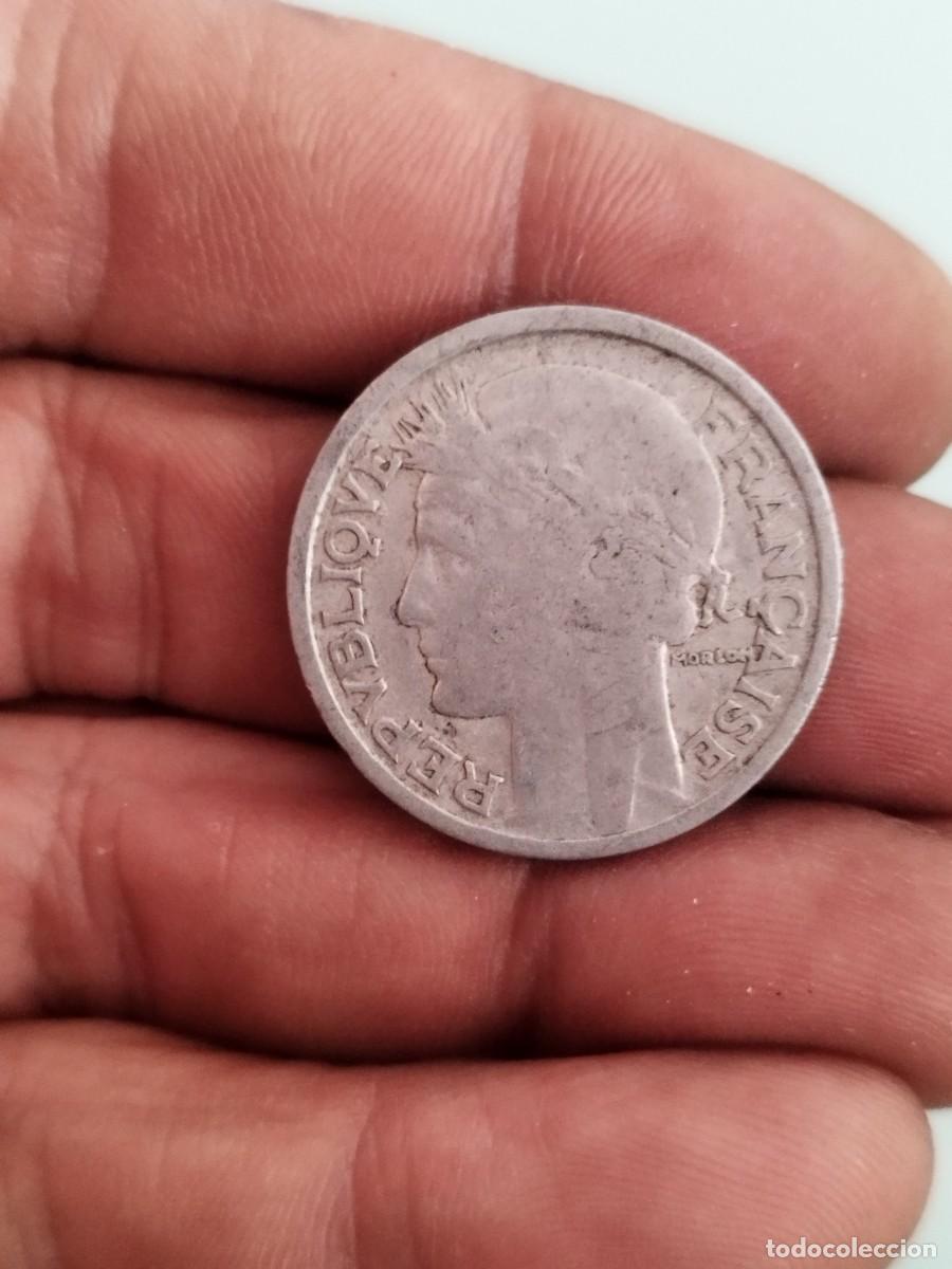 Monedas antiguas de Europa: moneda francesa de 2 francos del a&ntilde;o 1941.