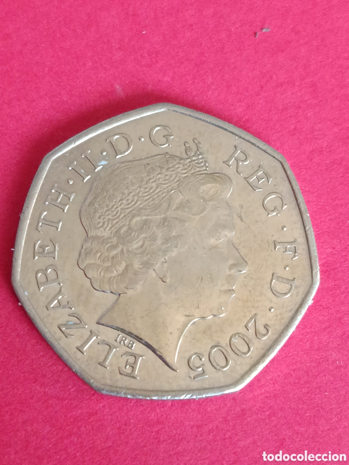 Monedas antiguas de Europa: REINO UNIDO. 50 PENIQUES DE 2005.