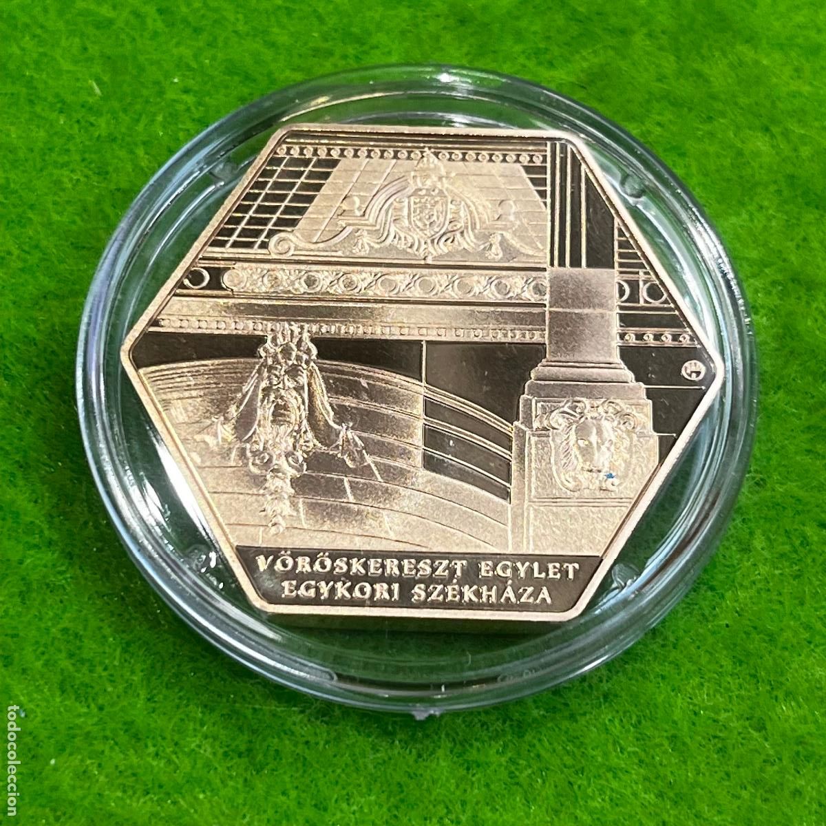 Monedas antiguas de Europa: Hungr&iacute;a 3000 forint, antigua sede de la Cruz Roja, 2025, 17441