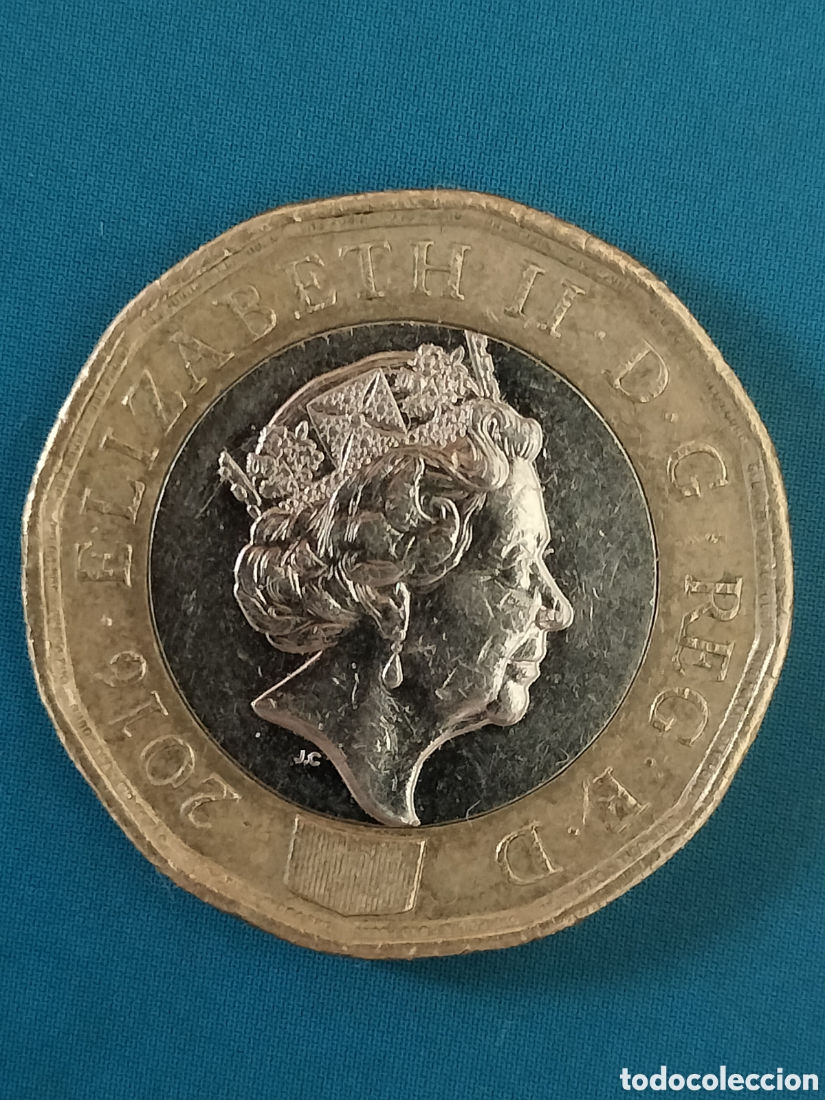 Moedas antigas da Europa: Moneda una libra esterlina&nbsp;del Reino Unido acu&ntilde;ada en&nbsp;2016