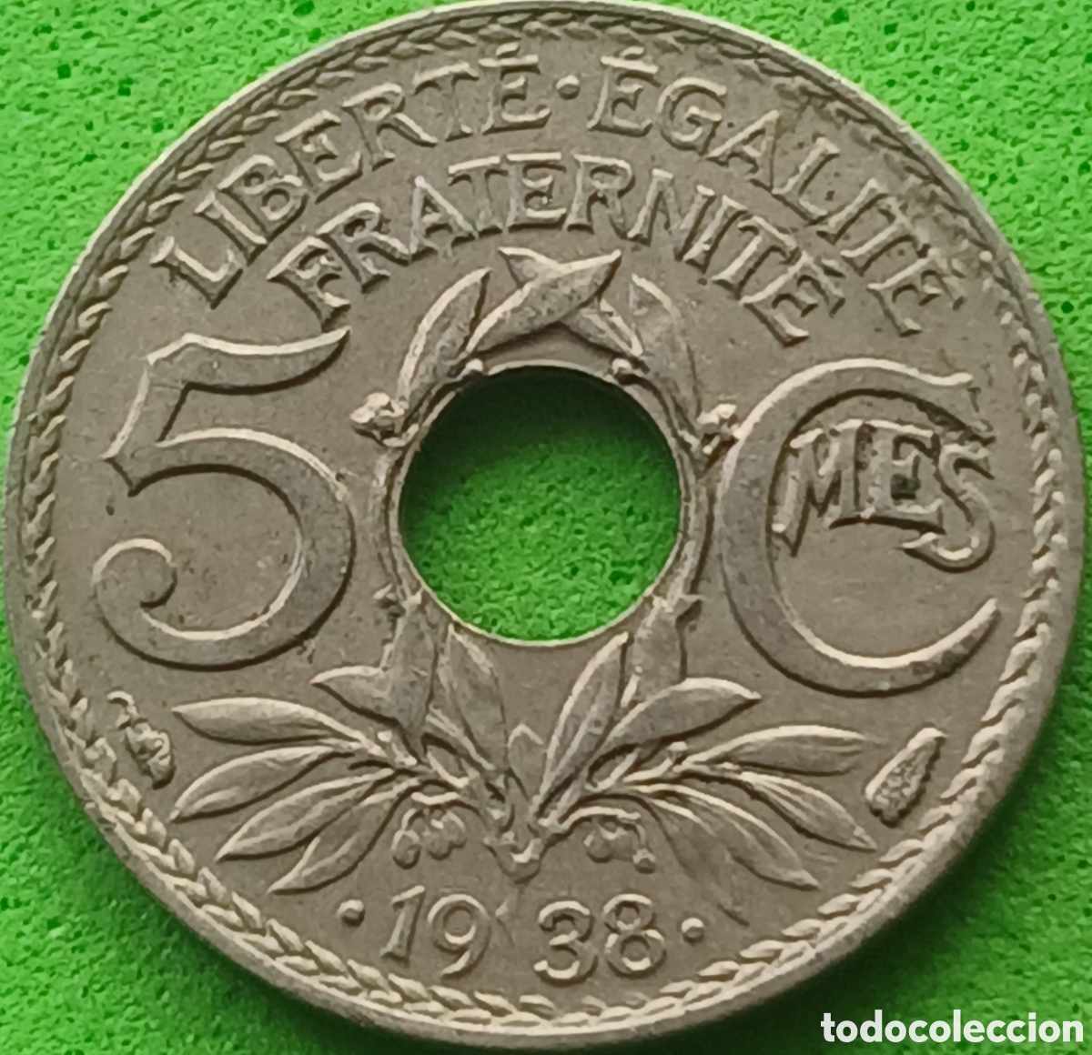 Monedas antiguas de Europa: Francia 5 c&eacute;ntimos 1938 km#875a ceca Par&iacute;s ( Cronucopia), puntos rodean la fecha