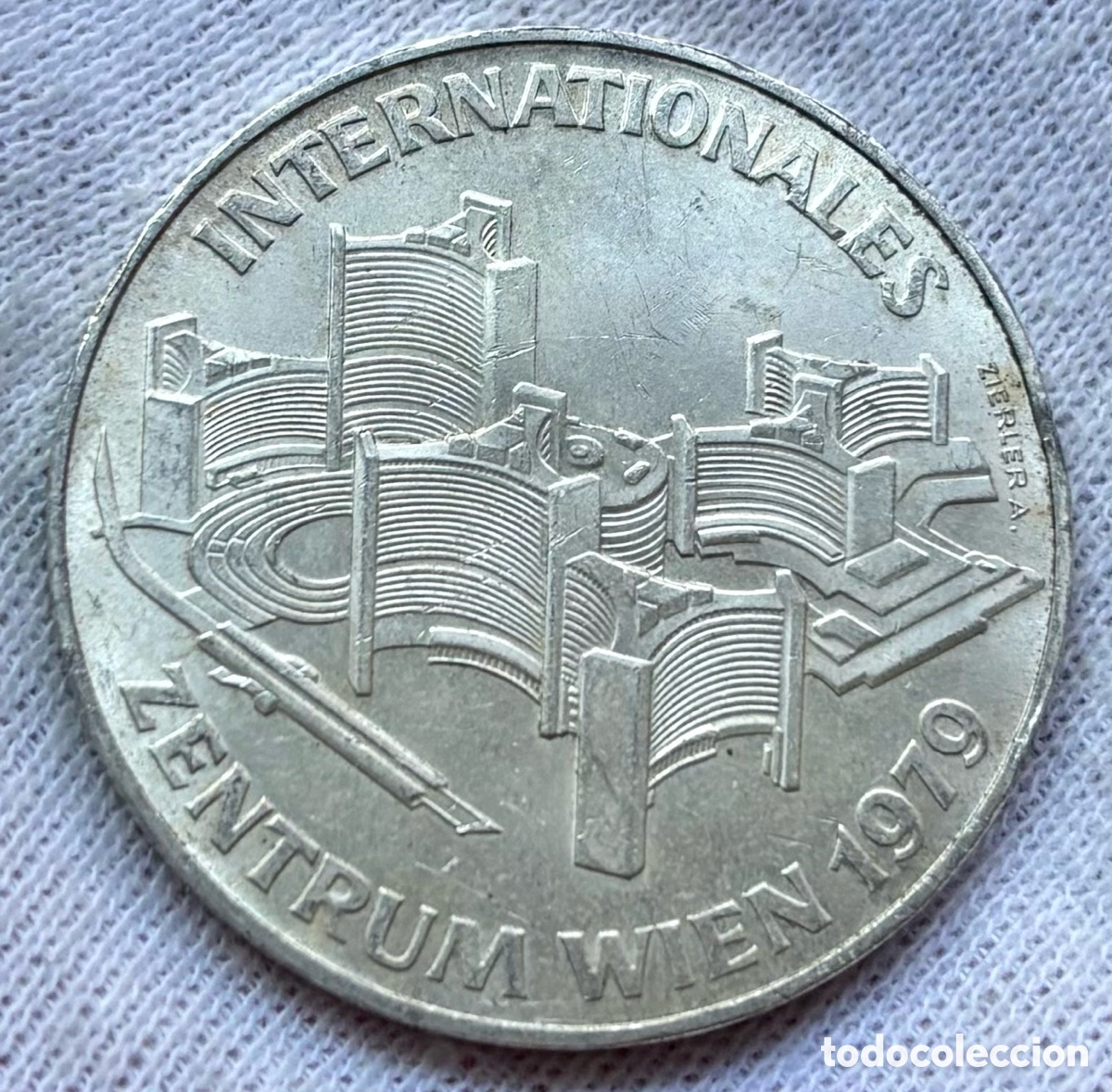 Monedas antiguas de Europa: Moneda PLATA AUSTRIA 100 Chelines 1979. Centro Internacional Viena. Schilling