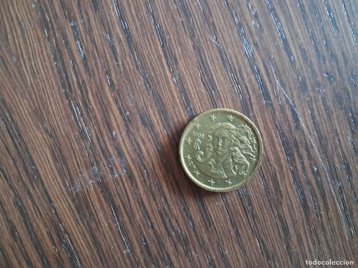 Monedas antiguas de Europa: moneda de 10 c&eacute;ntimos de euro de Italia, a&ntilde;o 2002.
