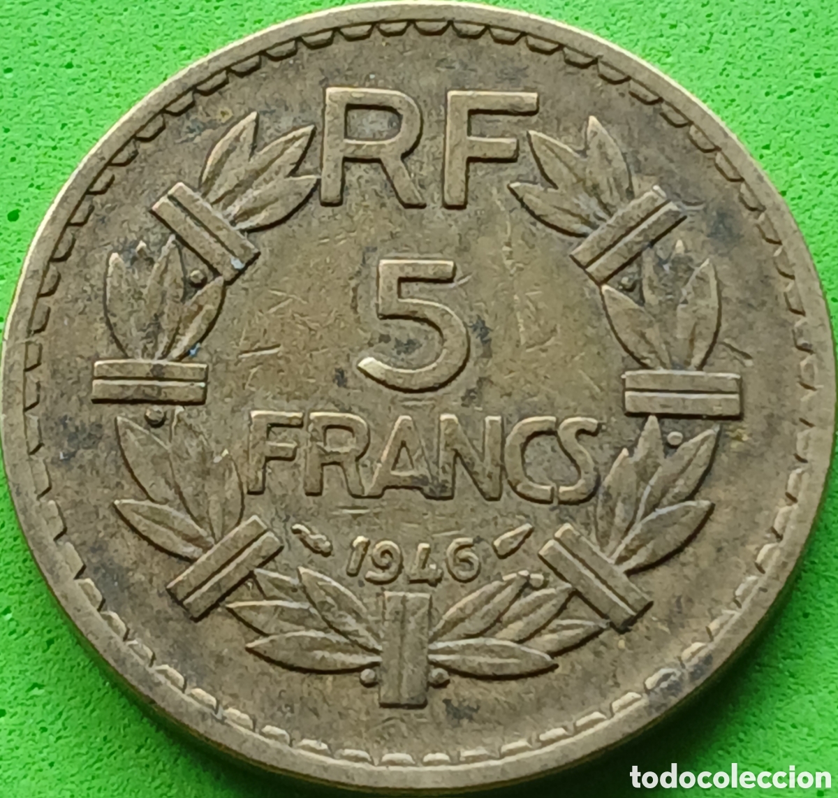 Monedas antiguas de Europa: Francia 5 francos 1946 km#888a sin marca de ceca/ poco com&uacute;n!!