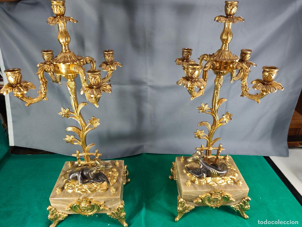 Monedas antiguas de Europa: dos candelabros en bronce y base de marmol - Foto 2