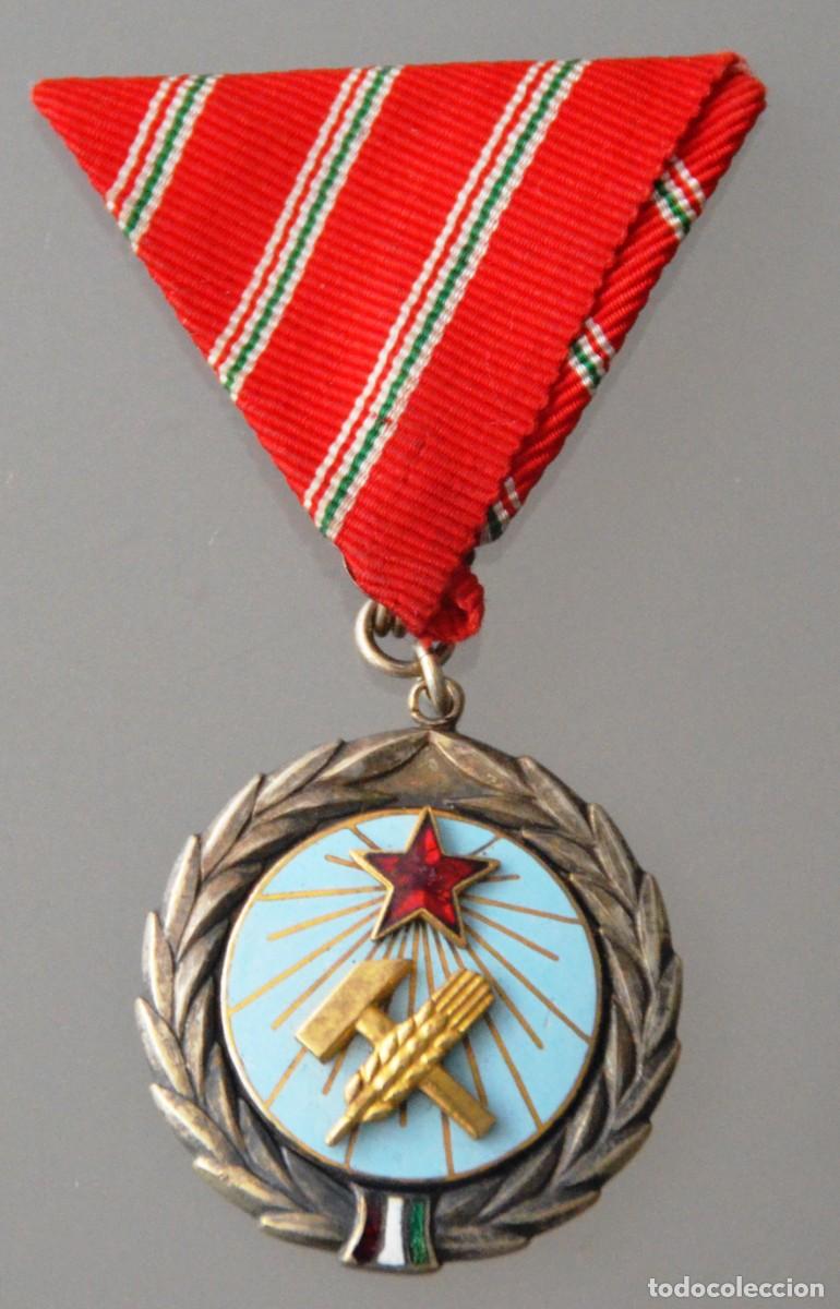 Monedas antiguas de Europa: ANTIGUA MEDALLA AL M&Eacute;RITO / ISIGNIA REP&Uacute;BLICA POPULAR DE HUNGR&Iacute;A (1949-1956) - ESCUDO DE R&Aacute;KOSI