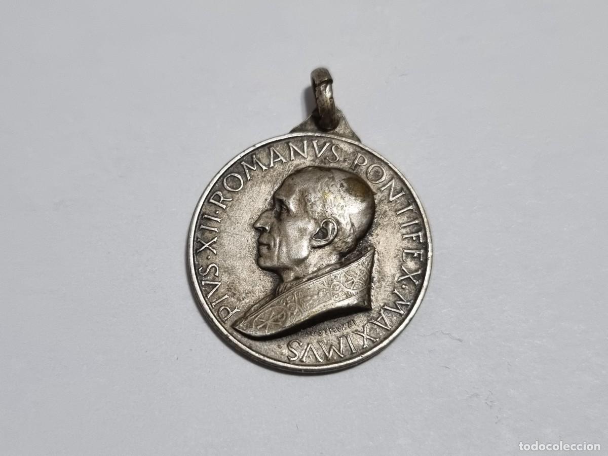 Old Coins of Europe: Medalla Religiosa Token Ficha Amuleto Vaticano Papa Pio XII 1950 A&ntilde;o Jubileo