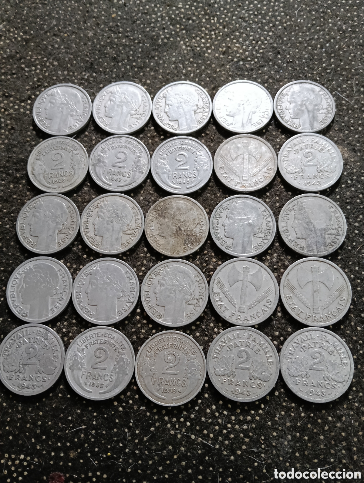 Monedas antiguas de Europa: Lote de 25 monedas francesas de 2 francos de aluminio varios a&ntilde;os.
