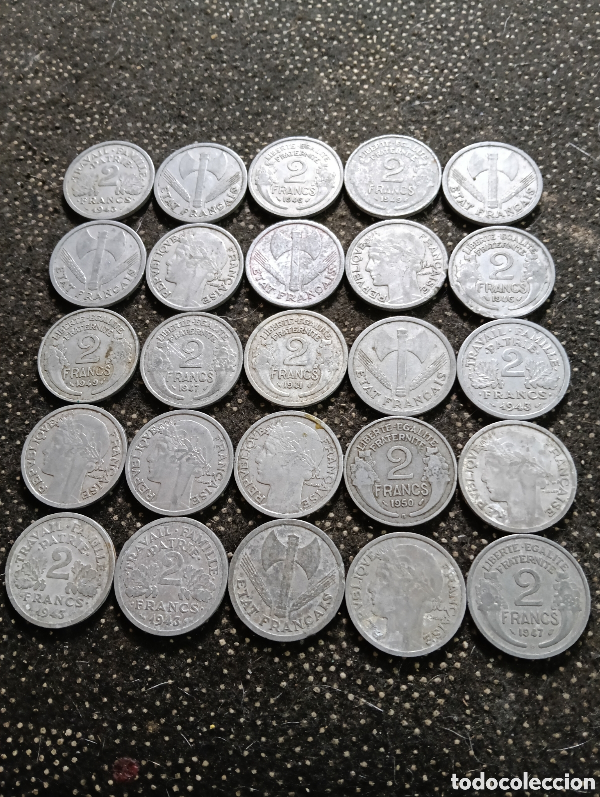 Monedas antiguas de Europa: Lote de 25 monedas francesas de 2 francos de aluminio varios a&ntilde;os.
