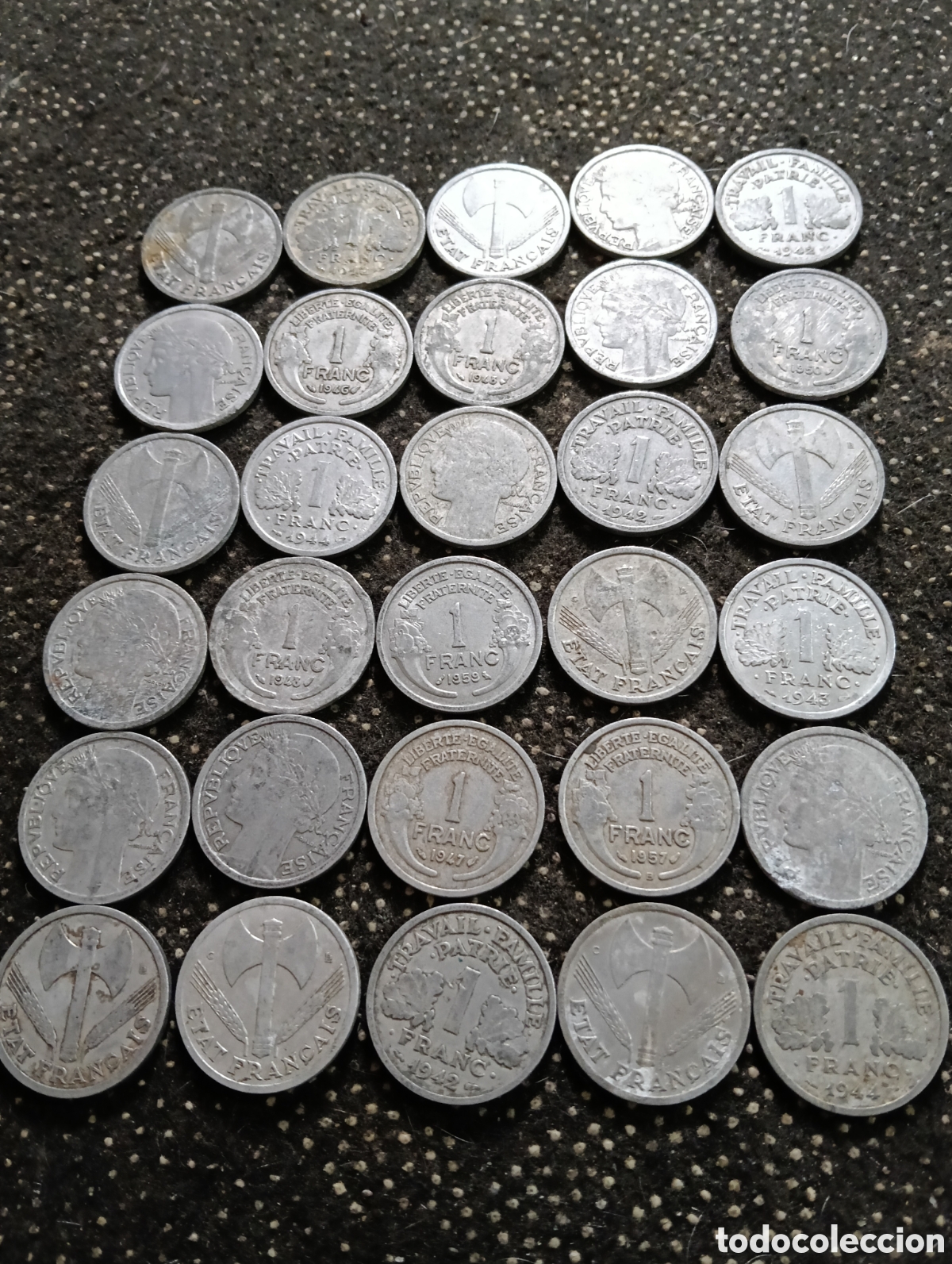 Monedas antiguas de Europa: Lote de 30 monedas francesas de 1 franco de aluminio varios a&ntilde;os.