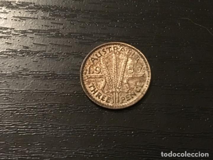 Monedas antiguas de Ocean&iacute;a: Moneda three pence Australia 1957 - Foto 1