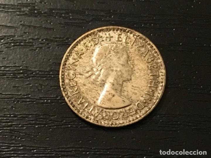 Monedas antiguas de Ocean&iacute;a: Moneda three pence Australia 1957 - Foto 2
