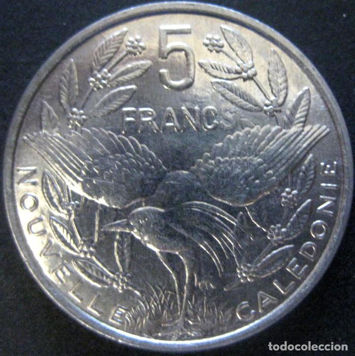 Monedas antiguas de Ocean&iacute;a: Nueva Caledonia, 5 Francos 2002 KM#16./ Sin Circular (fotos).