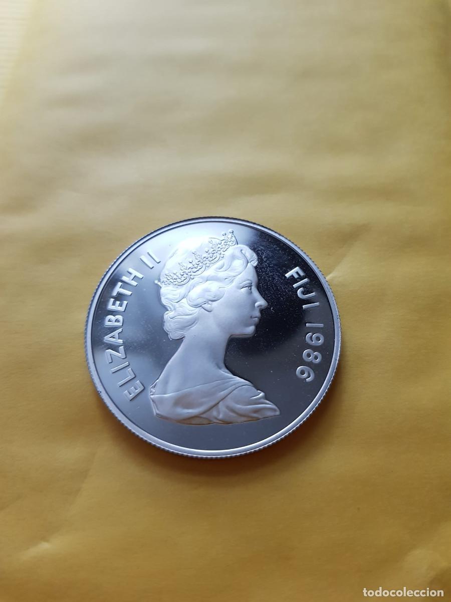 Moedas antigas da Oce&acirc;nia: FIJI-10 DOLARES-1986-PLATA