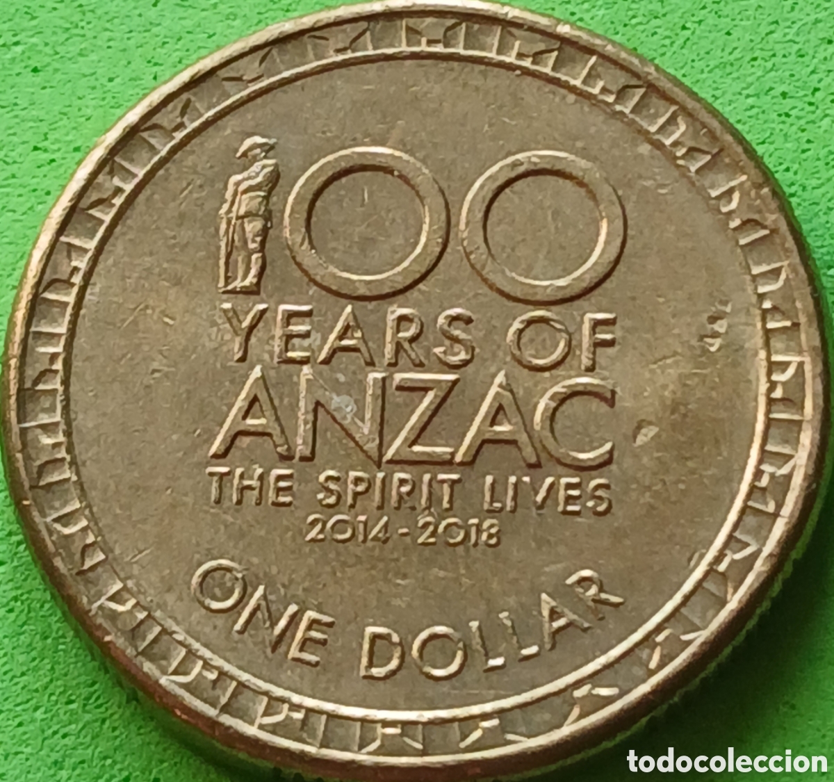 Monedas antiguas de Ocean&iacute;a: Australia 1 d&oacute;lar 2014 UC#100 ANZAC sin resello / poco com&uacute;n