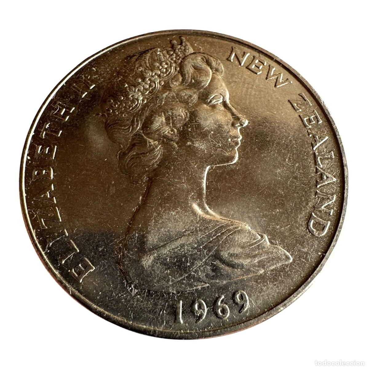 Monedas antiguas de Ocean&iacute;a: Nueva Zelanda. Isabel II 1$ 1969 Cook`s Chart 1769