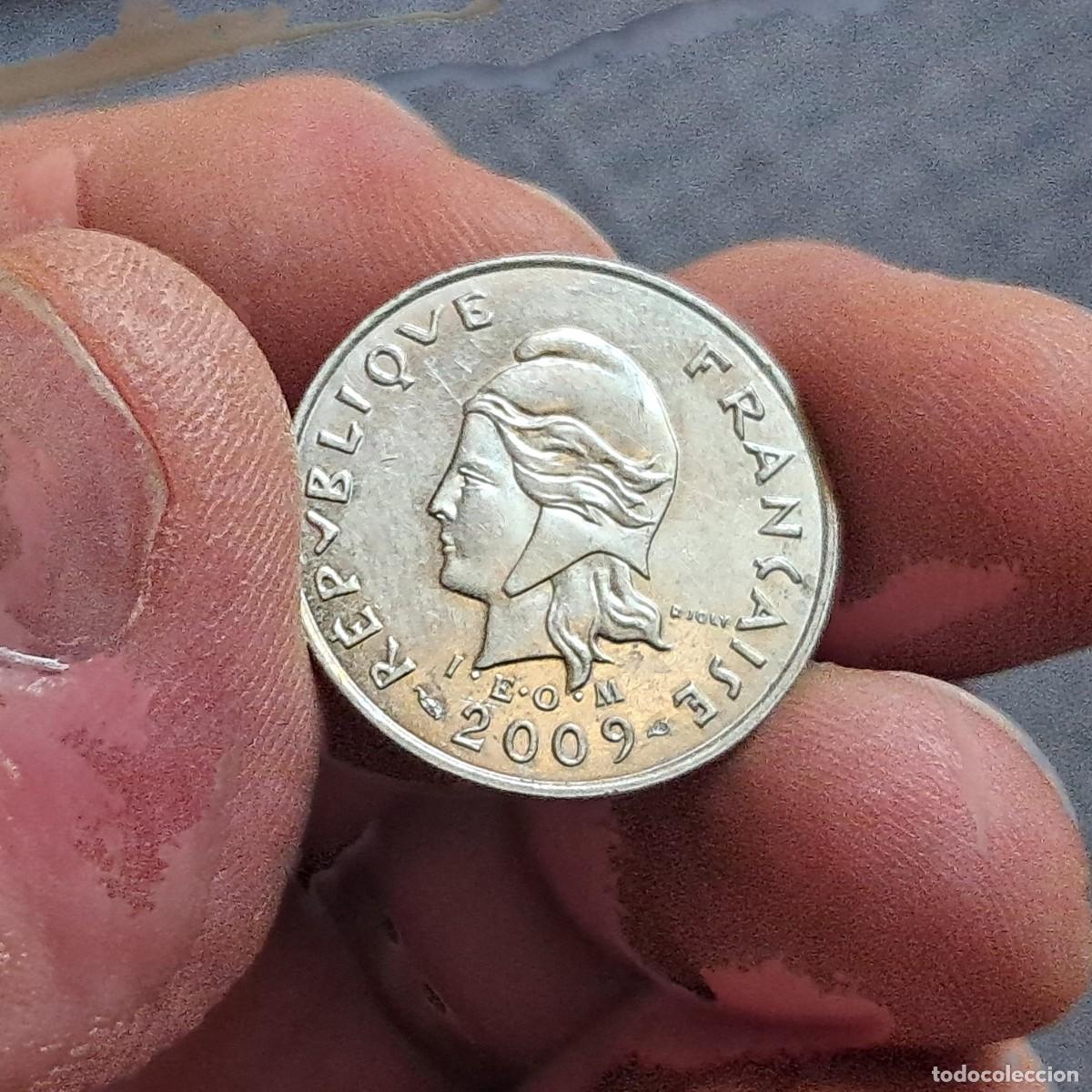 Monedas antiguas de Ocean&iacute;a: MONEDA POLINESIA 10 FRANCOS 2009 VF (IEOM; no magn&eacute;tica) KM# 8a, Sch&ouml;n# 15a, N# 30252.