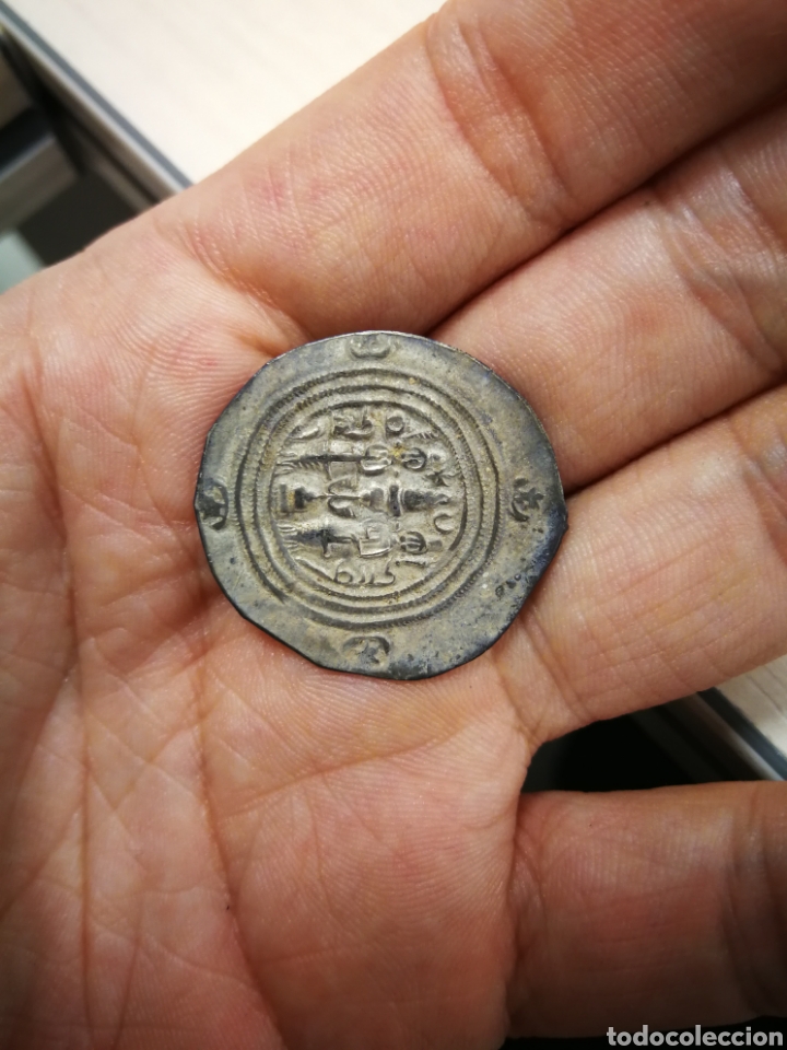 Monedas antiguas: Auténtico dracma de plata sasanida de Khusro II, RAM año 3 - Foto 2 - 271593648