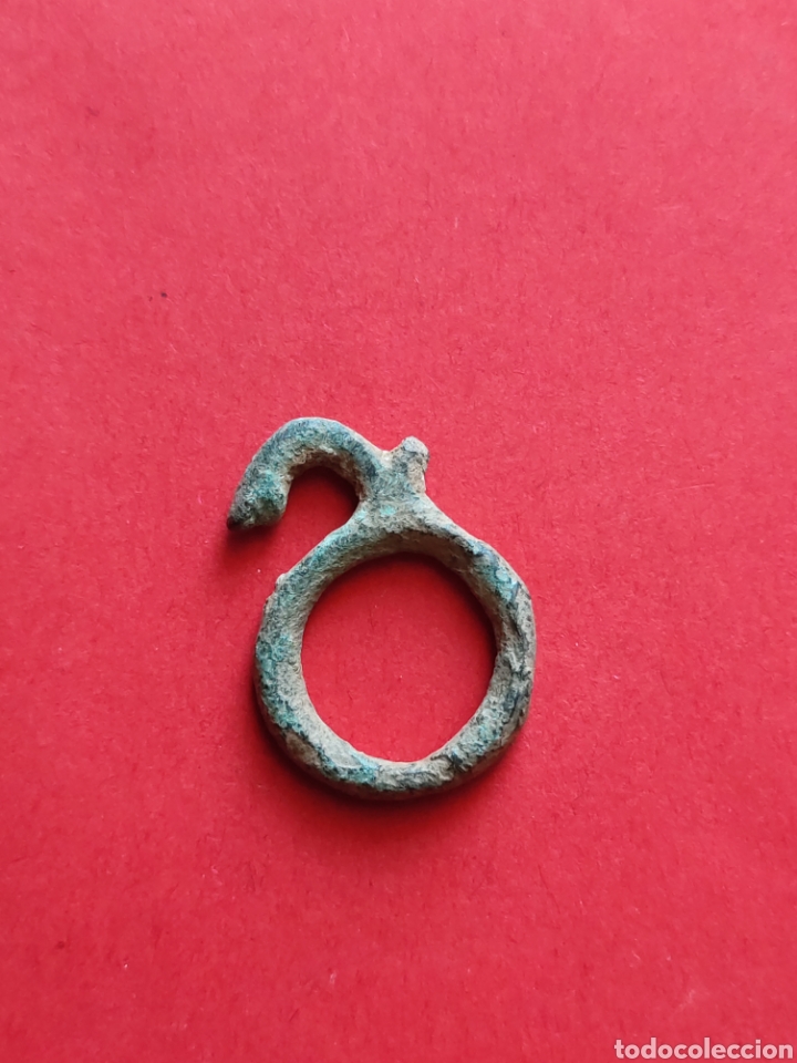 Monedas antiguas: Pre moneda celta o Ib&eacute;rica anular serpiente bronce - Foto 1