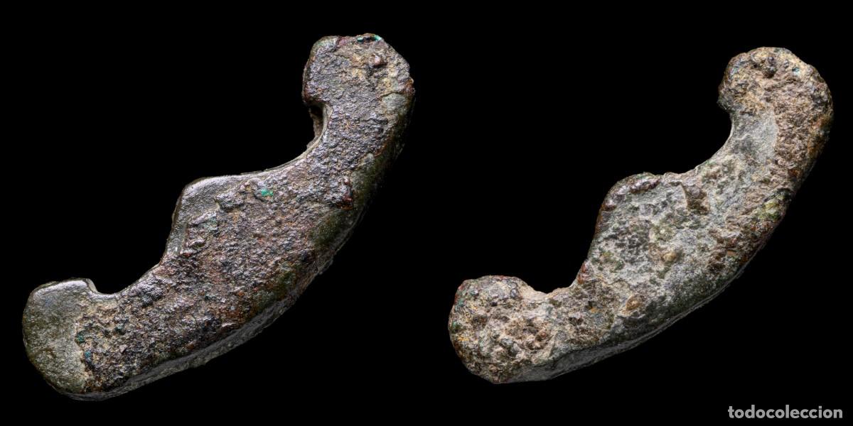 Monedas antiguas: Ancient Bronze Precoin, Palmette Shape - 26 mm / 3,65 gr.