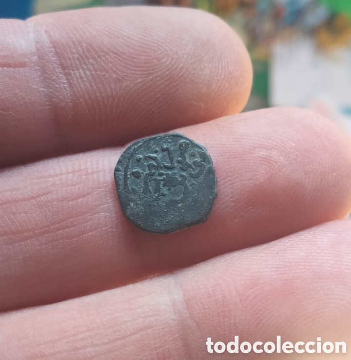 Monedas antiguas: Peque&ntilde;a moneda arabe a identificar