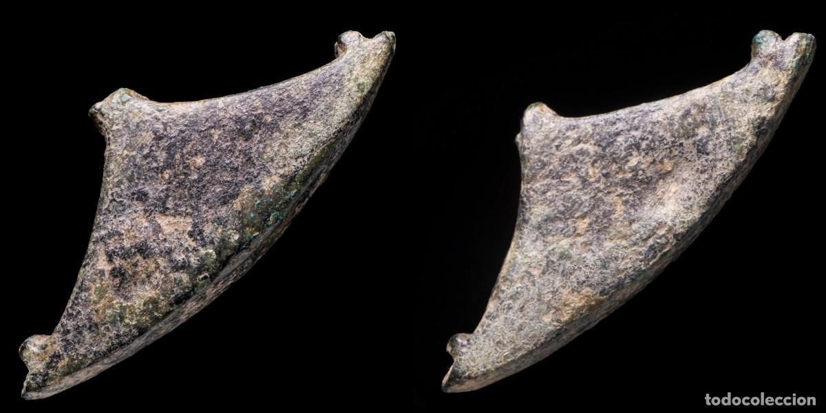 Monedas antiguas: Ancient Bronze Precoin, Palmette Shape - 45 mm / 23,01 gr.