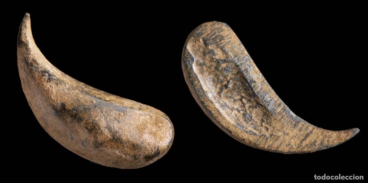 Monedas antiguas: Ancient Bronze Precoin, Almond Shape - 35 mm / 14,11 gr.