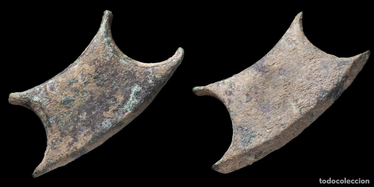Monedas antiguas: Ancient Bronze Precoin, Palmette Shape - 38 mm / 17,69 gr.