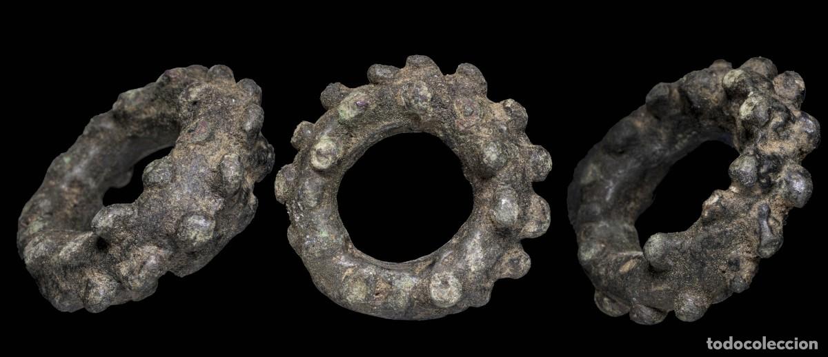 Monedas antiguas: Ancient Bronze Precoin, Decorated Ring Shape - 27 mm / 14,21 gr.