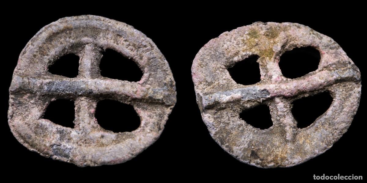 Monedas antiguas: Ancient Lead Precoin, Decorated Ring Shape - 19 mm / 2,54 gr.