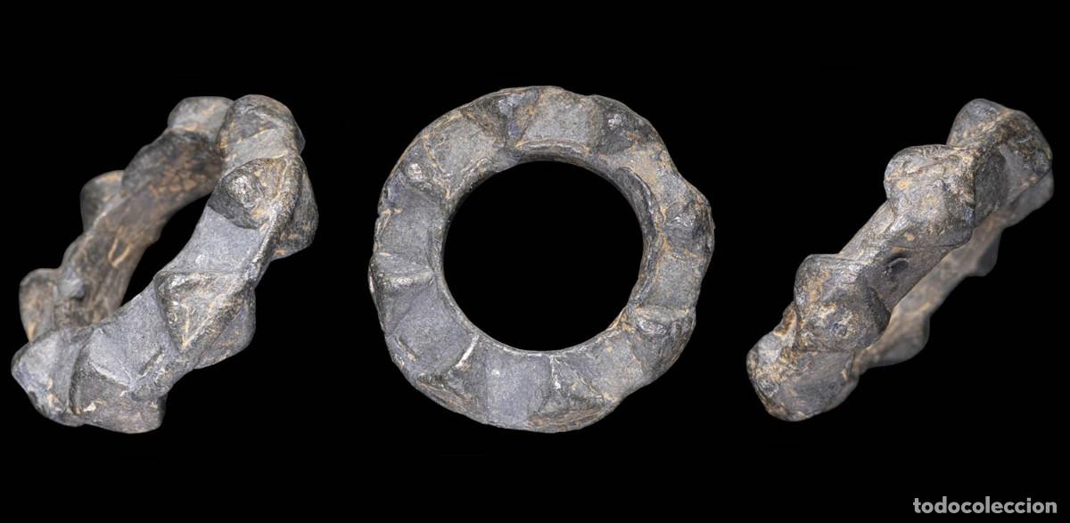 Monedas antiguas: Ancient Lead Precoin, Decorated Ring Shape - 24 mm / 11,13 gr.