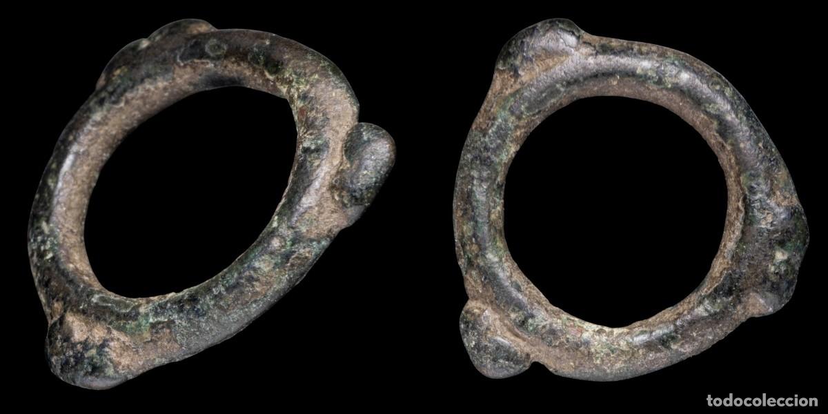 Monedas antiguas: Ancient Bronze Precoin, Decorated Ring Shape - 21 mm / 2,68 gr.
