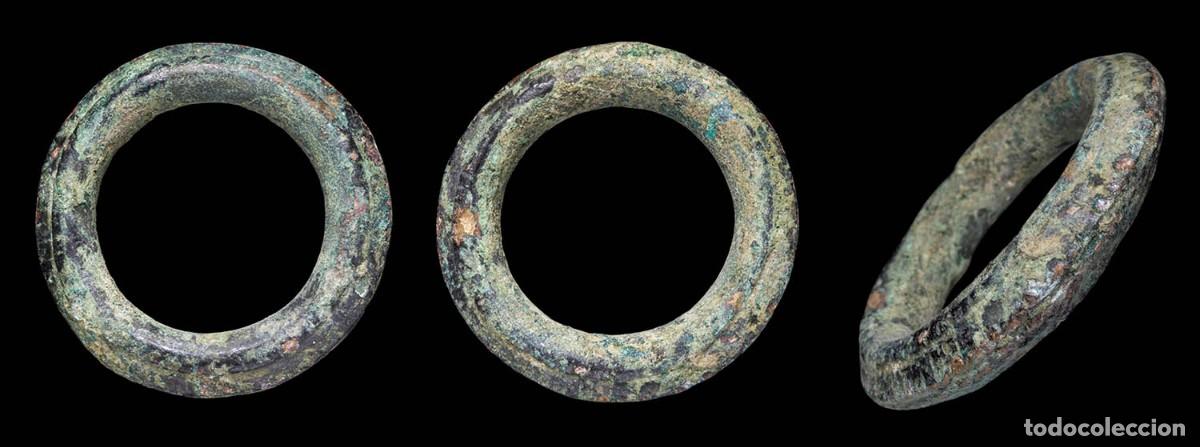 Monedas antiguas: Ancient Bronze Precoin, Decorated Ring Shape - 37 mm / 24,97 gr.