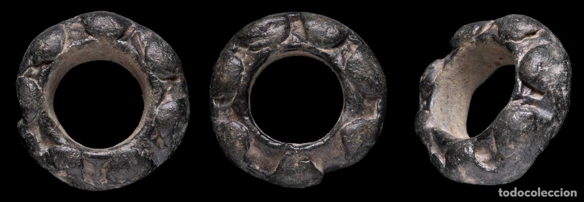 Monedas antiguas: Ancient Lead Precoin, Decorated Ring Shape - 26 mm / 24,63 gr.