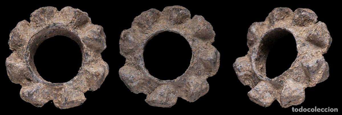 Monedas antiguas: Ancient Lead Precoin, Decorated Ring Shape - 26 mm / 24,63 gr.