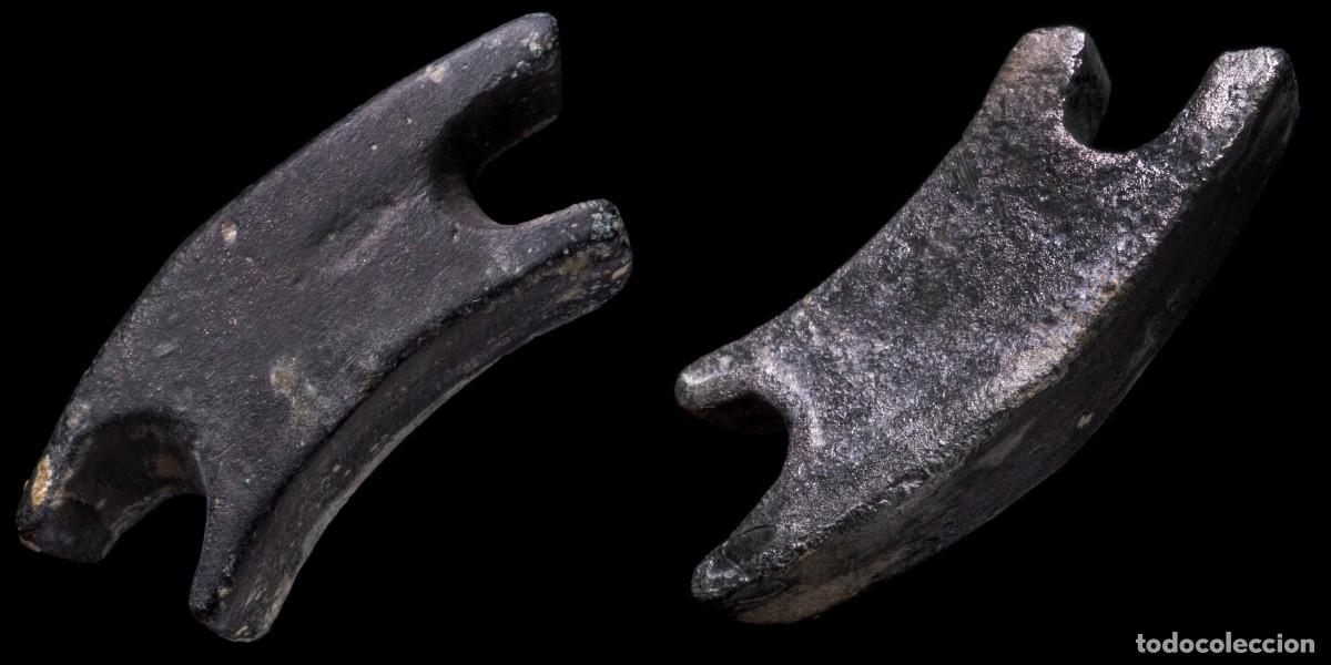 Monedas antiguas: Ancient Bronze Precoin, Palmette Shape - 49 mm / 50,47 gr.