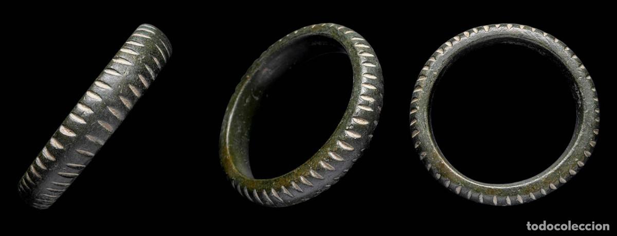 Monedas antiguas: Ancient Bronze Precoin, Decorated Ring Shape - 31 mm / 12,67 gr.
