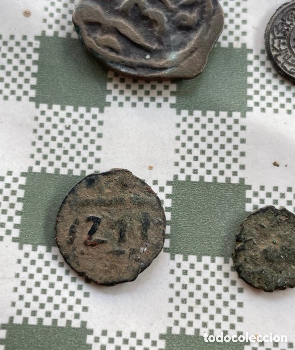 Monedas antiguas: Lote 7 monedas antiguas y amuleto - Foto 7