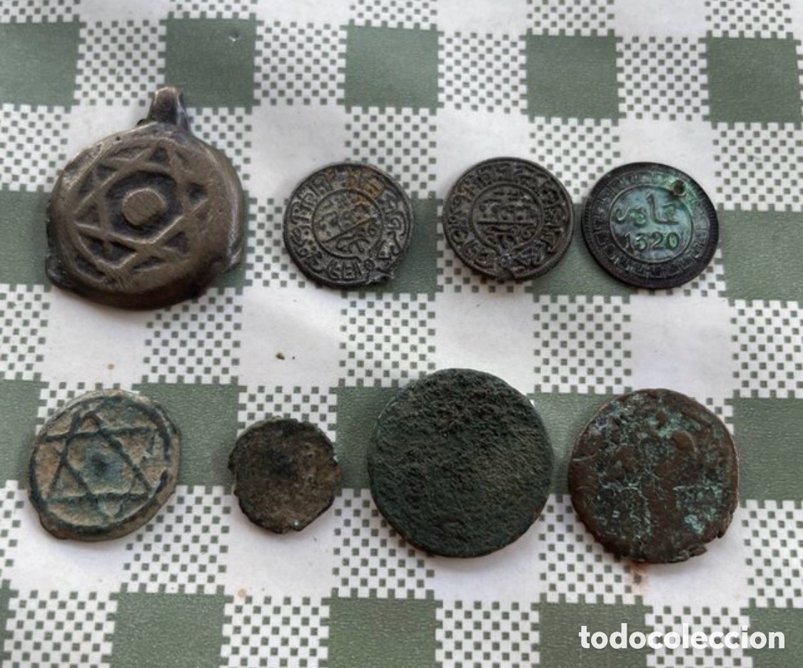 Monedas antiguas: Lote 7 monedas antiguas y amuleto